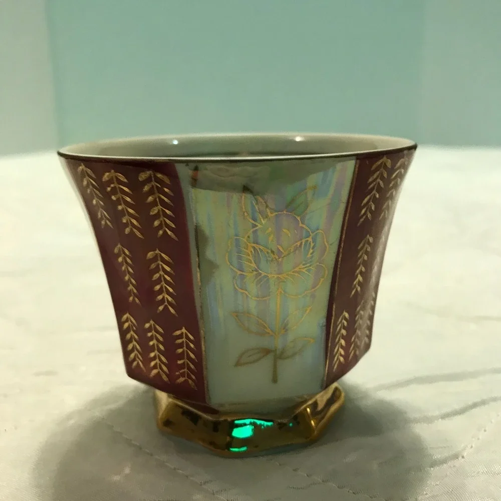 burgundy and‎ ivory gold handle made in Japan Tea cup
